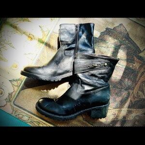 Black Boots / Size 38 / no brand / good condition